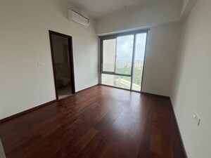 Room in 3 BHK Apartment at Piramal Mahalaxmi, Mahalaxmi – for Rent