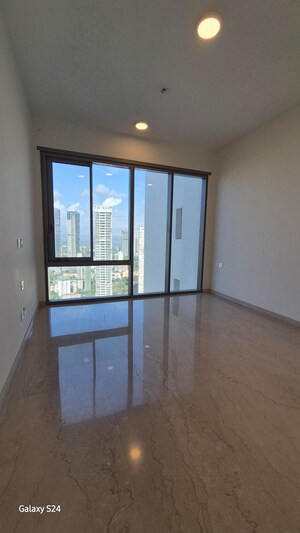 Room in 3 BHK Apartment at Piramal Mahalaxmi, Mahalaxmi – for Rent