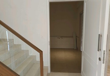 Furnished Amenities in 3 BHK Apartment at Indiabulls Sky Forest, Lower Parel – for Rent