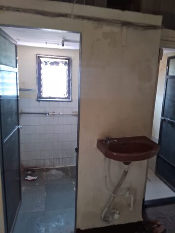Bathroom in 1 BHK Apartment at Dombivli East – for Rent