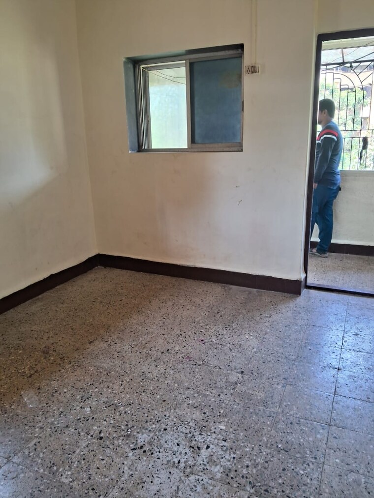 Room, dombivli east 1 Bedroom 500 Sq.Ft. Apartment In Dombivli East Thane 9332498