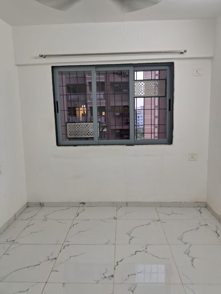 Room, dombivli east 1 Bedroom 500 Sq.Ft. Apartment In Dombivli East Thane 9332563
