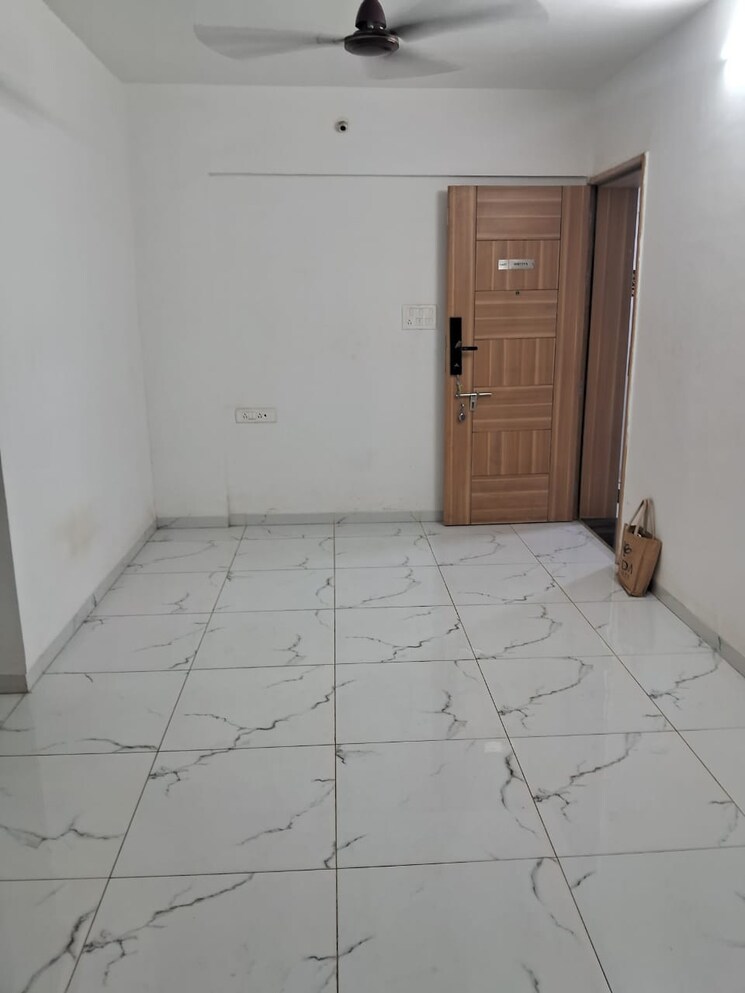 Room, dombivli east 1 Bedroom 500 Sq.Ft. Apartment In Dombivli East Thane 9332563