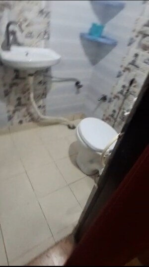 Master Bedroom in 1 BHK Builder Floor at Vaishali Sector 2 – for Rent