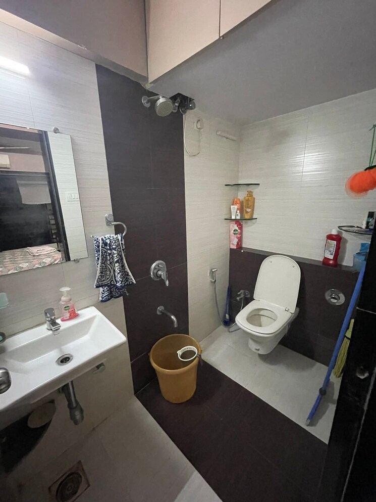 Team Area, bandra west 1 Bedroom 500 Sq.Ft. Apartment In Bandra West Mumbai 9332611