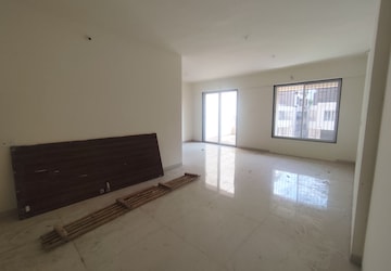 Room in 2 BHK Apartment at Solitaire Residency, Pimple Saudagar – for Sale