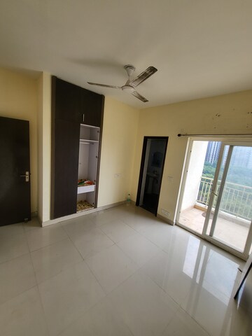 Room in 3 BHK Apartment at Supertech Ecovillage I, Sector 1 Greater Noida – for Sale