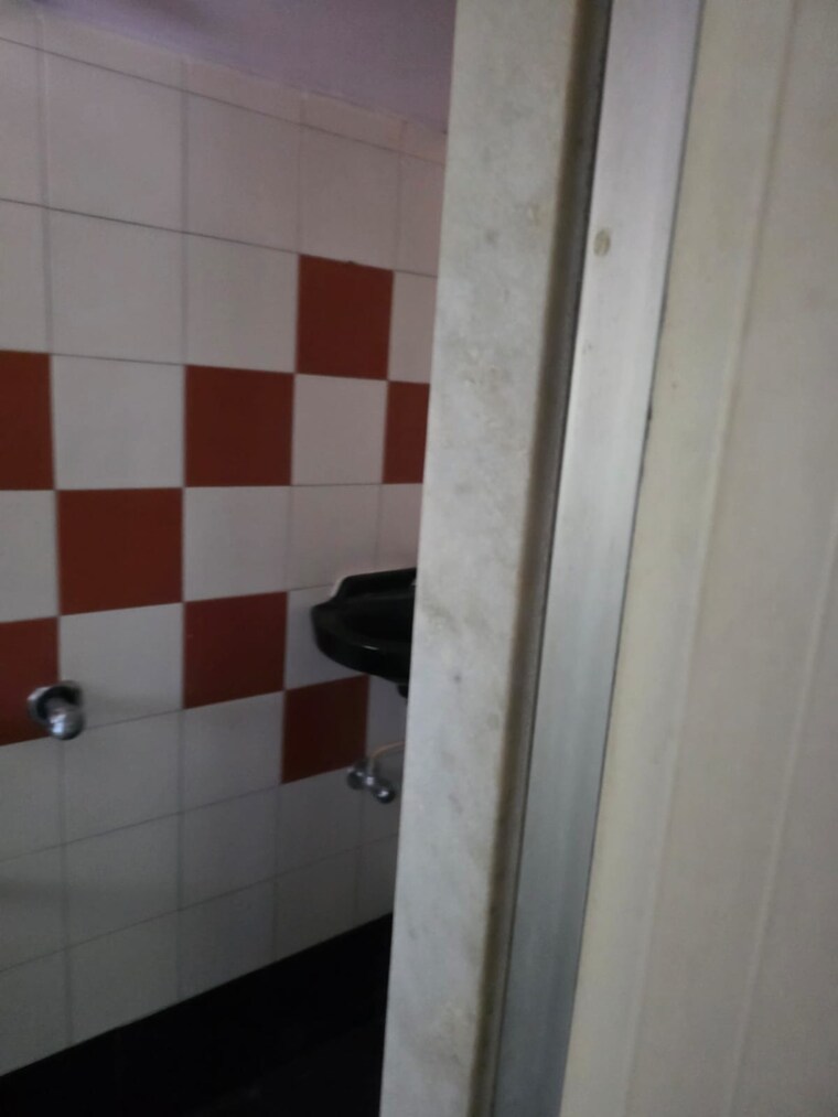 Bathroom, samkeet-chs 2 Bedroom 750 Sq.Ft. Apartment In Vile Parle East Mumbai 9332760