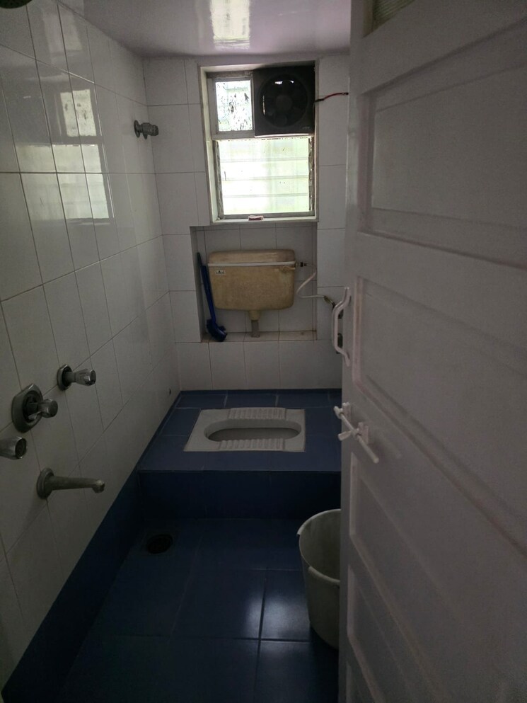 Bathroom, samkeet-chs 2 Bedroom 750 Sq.Ft. Apartment In Vile Parle East Mumbai 9332760