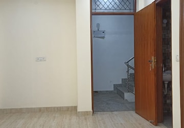 Room in 2 BHK Apartment at Rajpur – for Rent