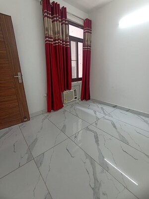 Room in 3 BHK Apartment at NK Sharma Savitry Greens 2, Ghazipur – for Rent