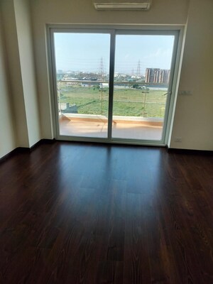 Room in 2.5 BHK Apartment at Galaxy Vega, Tech Zone 4 Greater Noida – for Sale