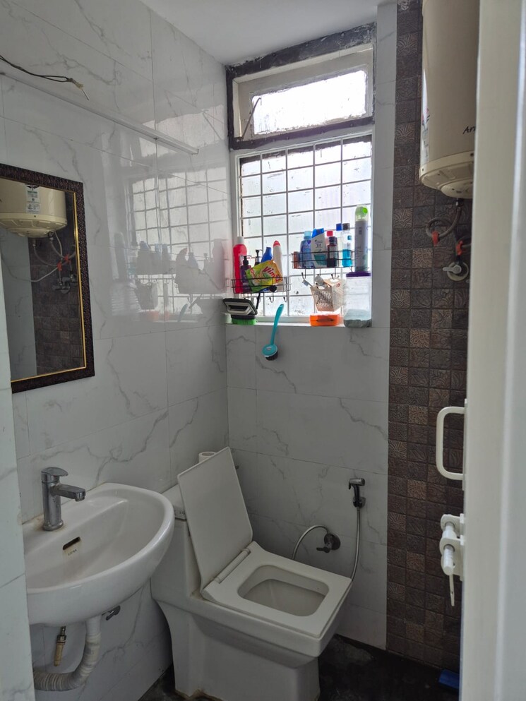 Bathroom, rail-vihar-apartment 2 Bedroom 800 Sq.Ft. Apartment In Sector 15 Gurgaon 9332929