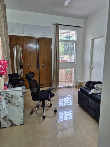 Team Area in 2 BHK Apartment at Rail Vihar Apartment, Sector 15 – for Rent