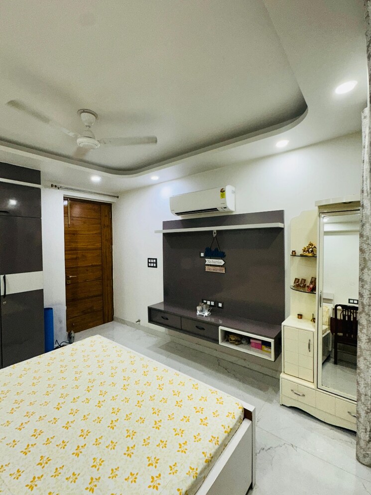 Kitchen, housing-board-colony-sector-17 2 Bedroom 800 Sq.Ft. Builder Floor In Sector 17a Gurgaon 9332957