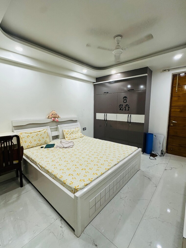Bedroom, housing-board-colony-sector-17 2 Bedroom 800 Sq.Ft. Builder Floor In Sector 17a Gurgaon 9332957