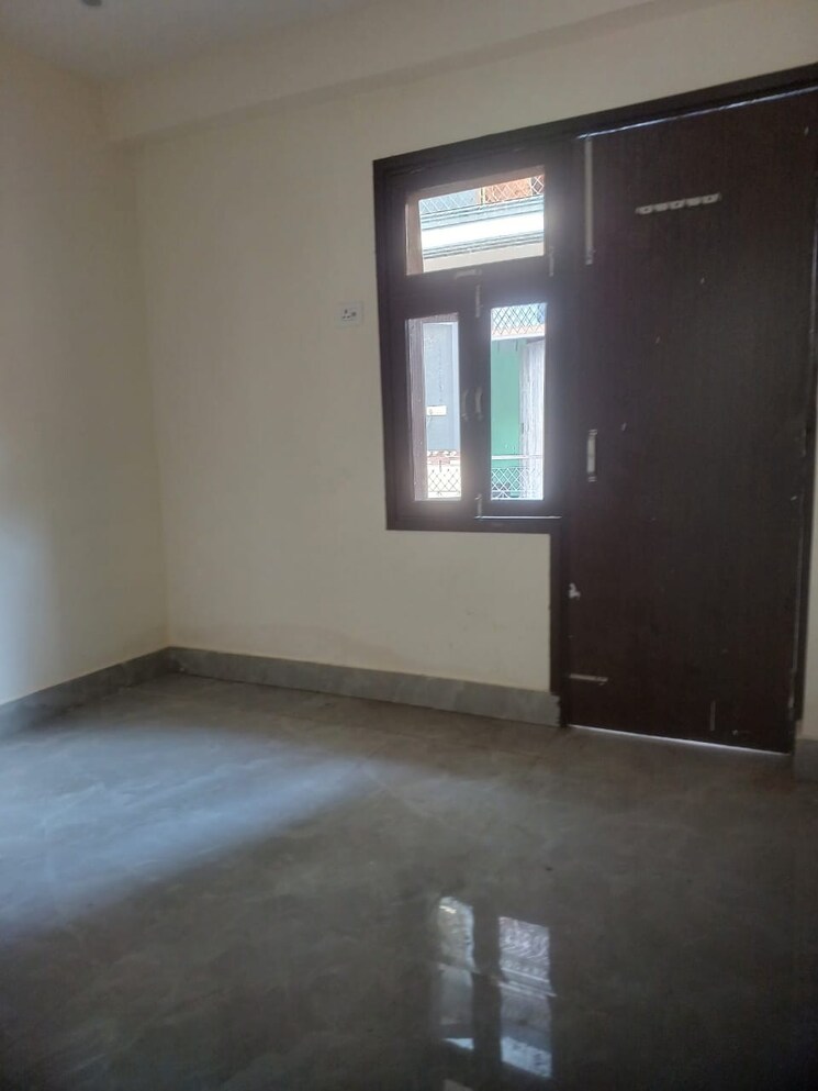 Room, asola 1.5 Bedroom 500 Sq.Ft. Apartment In Asola Delhi 9318469