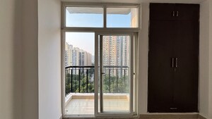Room in 2.5 BHK Apartment at Ajnara Homes, Sector 16b Greater Noida – for Sale