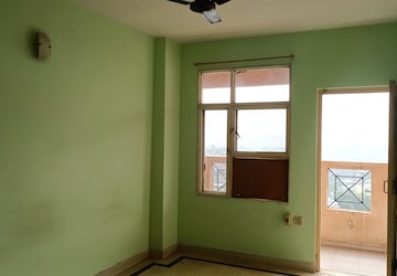 Room in 2 BHK Apartment at Ashiana The Heritage, Vaishali Sector 3 – for Rent