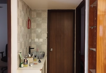 3.5 BHK Apartment at SMR Vinay Iconia Hyderabad, Kondapur – for Sale