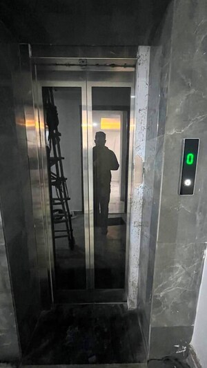 Building Lobby in 1 BHK Builder Floor at Saket – for Rent