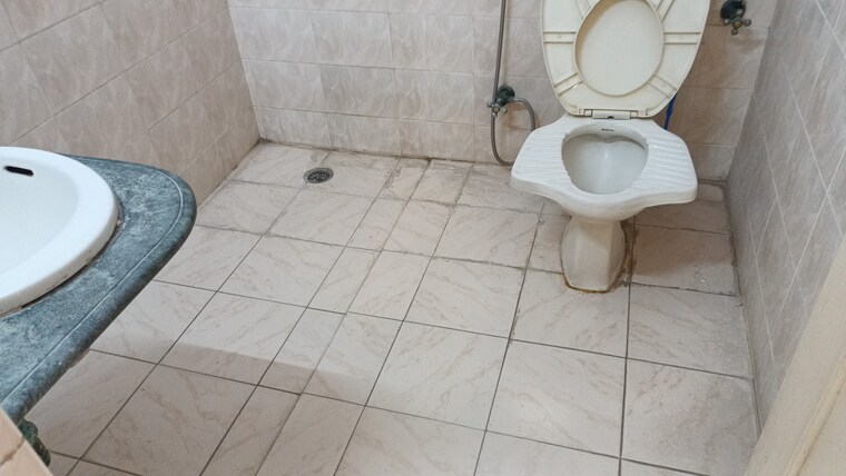 Bathroom, ashiana-the-heritage 2 Bedroom 1250 Sq.Ft. Apartment In Vaishali Sector 3 Ghaziabad 9333117