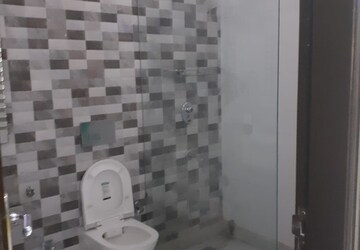 Master Bedroom in 3.5 BHK Builder Floor at Smart World Gems, Sector 89 – for Sale