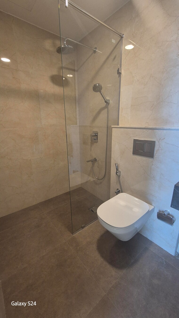 Bathroom, indiabulls-sky-forest 3 Bedroom 1480 Sq.Ft. Apartment In Lower Parel Mumbai 9333110