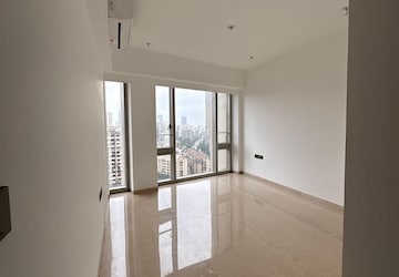 Room in 3 BHK Apartment at Lodha World One, Worli – for Rent