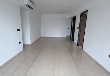 Room in 3 BHK Apartment at Lodha World One, Worli – for Rent