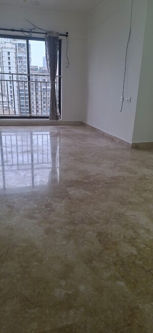 Room in 3 BHK Apartment at Shraddha Apartments Malad East, Malad East – for Sale