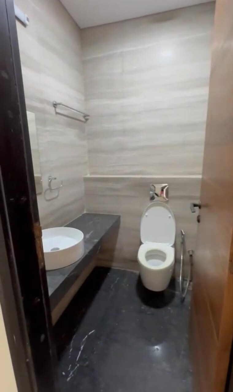 Bathroom, lodha-sea-face 3 Bedroom 2140 Sq.Ft. Apartment In Worli Mumbai 9333193