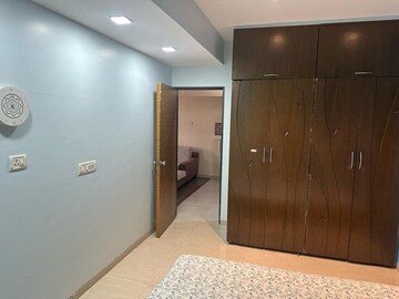 Room in 4 BHK Apartment at Wadhwa TW Gardens, Kandivali East – for Rent
