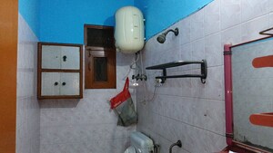 Bathroom in 1 BHK Builder Floor at Vaishali Sector 2 – for Rent