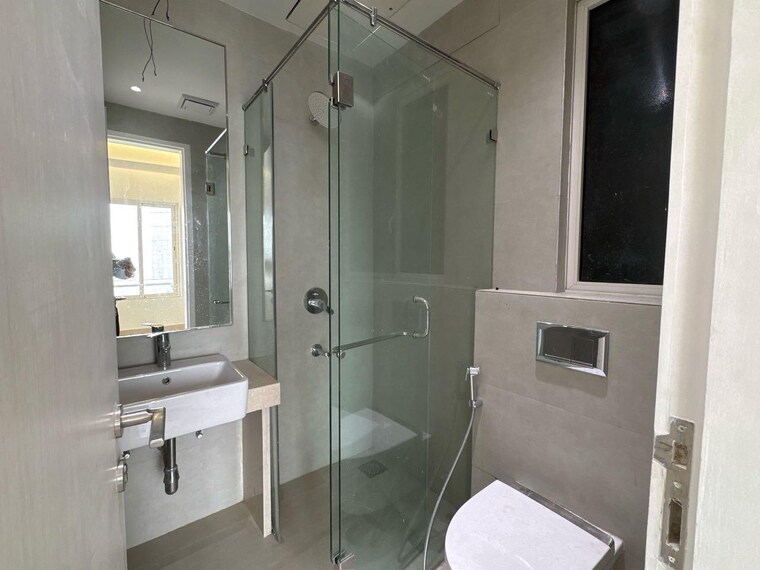 Bathroom, indiabulls-sky-forest 3 Bedroom 1908 Sq.Ft. Apartment In Lower Parel Mumbai 9333305