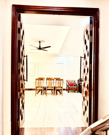 Living Room in 3 BHK Builder Floor at Vipul World Floors, Sector 48 – for Rent