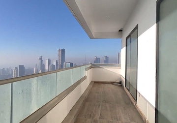 Balcony in 3 BHK Apartment at Lokhandwala Minerva Mahalaxmi, Mahalaxmi – for Rent