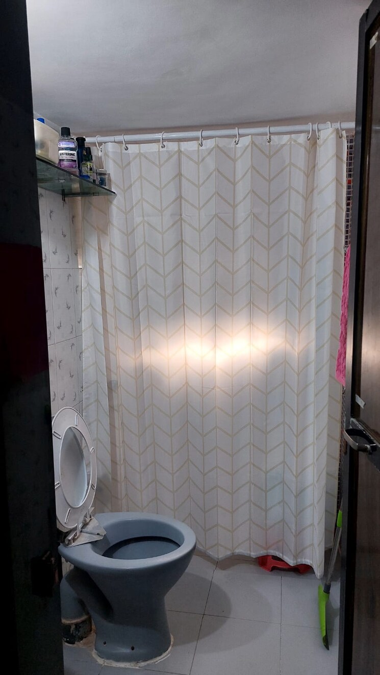 Bathroom, srishti-panch-srishti 2 Bedroom 915 Sq.Ft. Apartment In Powai Mumbai 9333626