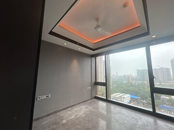 Room in 3 BHK Apartment at Lodha Trump Tower, Worli – for Rent