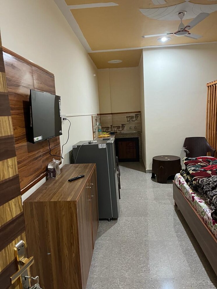 Kitchen, chandigarh-citi-center 1 RK 500 Sq.Ft. Apartment In Vip Road Zirakpur 9333658