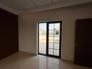 Room in 5 BHK Independent House at Sector 89 – for Sale