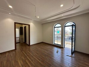 Room in 5 BHK Independent House at Sector 89 – for Sale