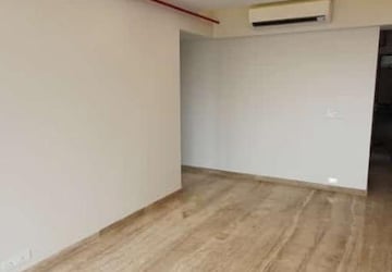 Room in 4 BHK Apartment at Imperial Heights Goregaon West, Goregaon West – for Sale