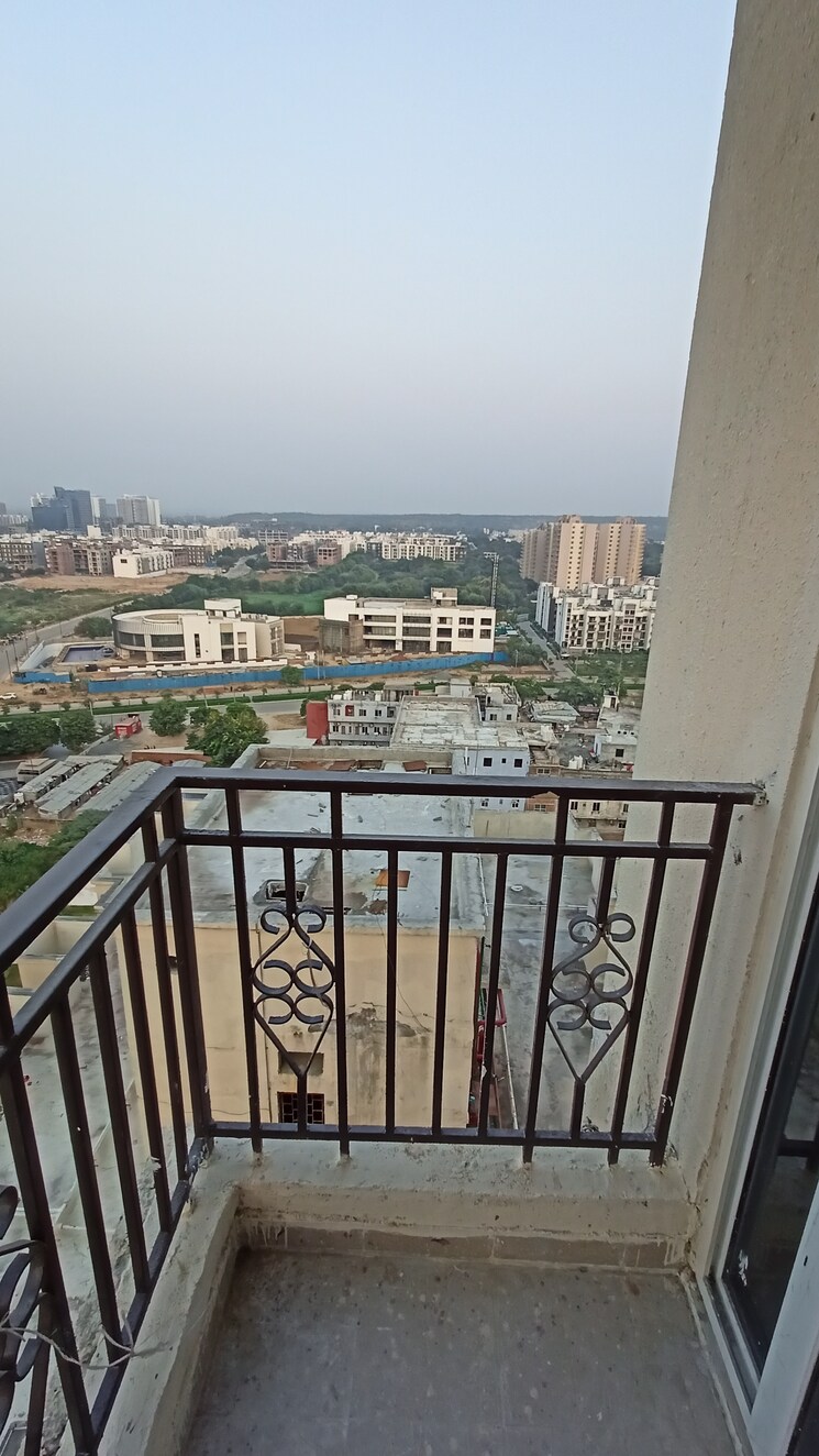 Balcony, signature-global-prime 2 Bedroom 573 Sq.Ft. Apartment In Sector 63a Gurgaon 9333798