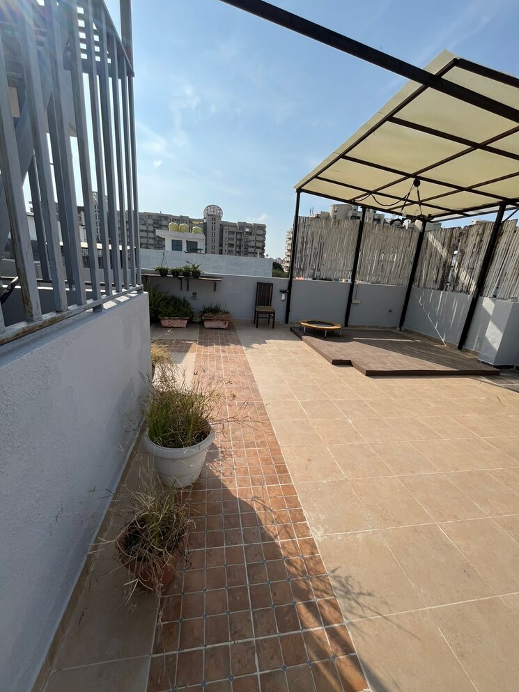 Balcony, sector 15 4 Bedroom 3800 Sq.Ft. Builder Floor In Sector 15 Gurgaon 9333799