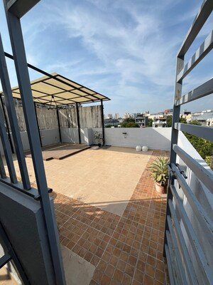 Balcony in 4 BHK Builder Floor at Sector 15 – for Rent