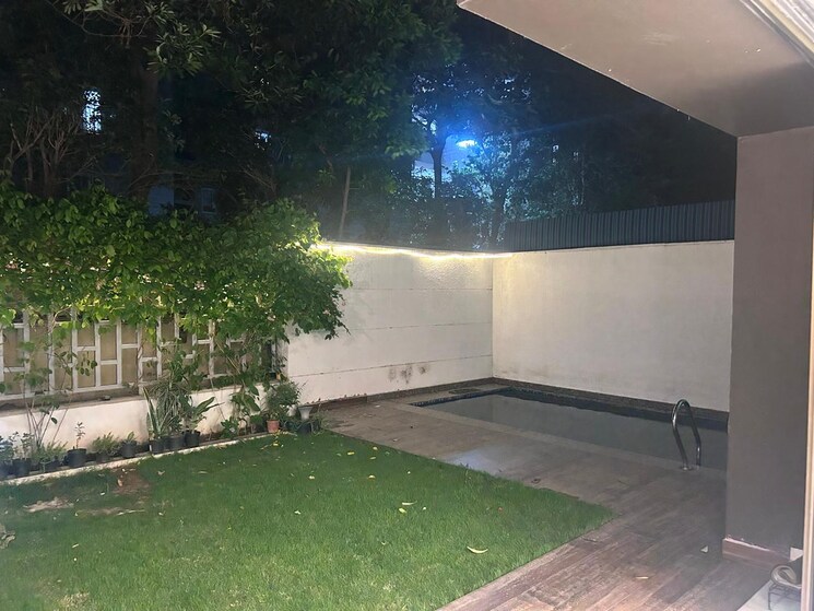 Garden, tata-primanti-phase-2 4 Bedroom 8500 Sq.Ft. Villa In Sector 72 Gurgaon 9333857