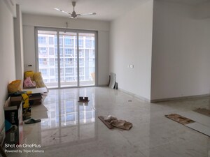 Room in 3 BHK Apartment at Shreenathji Celestial Heights, Malad West – for Rent