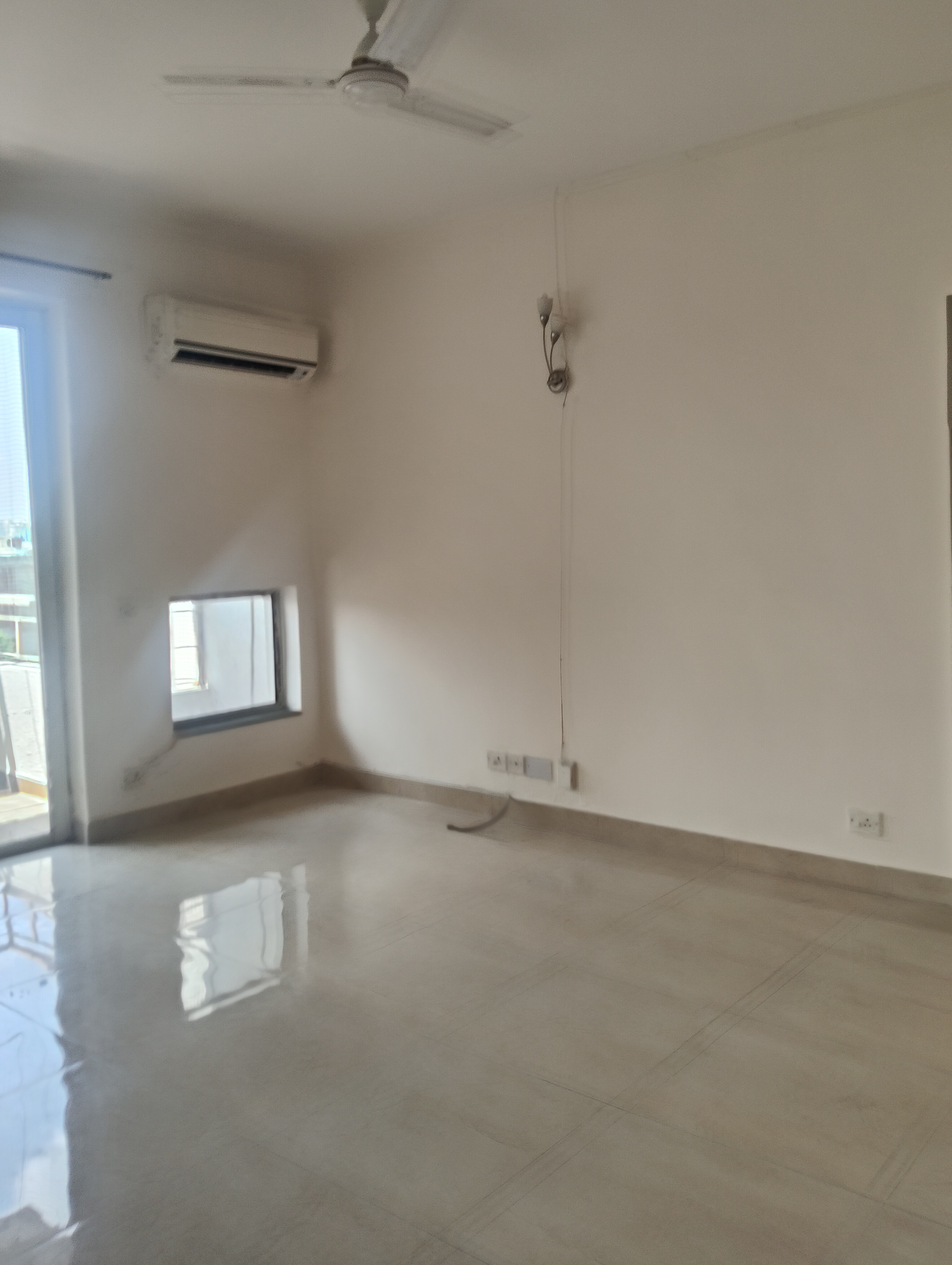 3.5 BHK + Extra Room Apartment For Rent in The Legend One