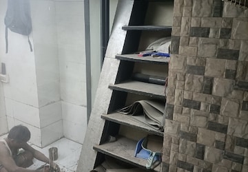 Staircase in  Shop at Shakespeare Sarani – for Rent
